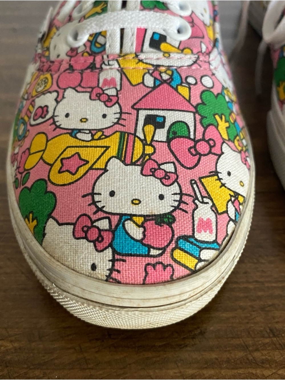 VANS - Hello Kitty - Pink Printed Lace-Up Sneakers - Picture 6 of 12